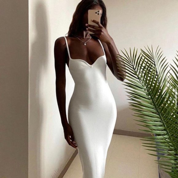 HOUSE OF CB 'Domenica' White Sweetheart Neckline Bandage Dress - Picture 10 of 16